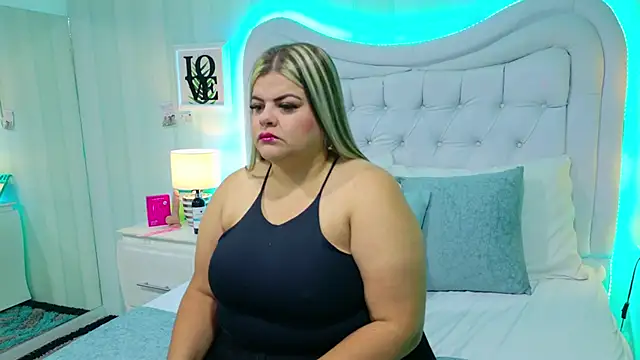 KiimBrooks online show from October 18, 2025, 11:00 am