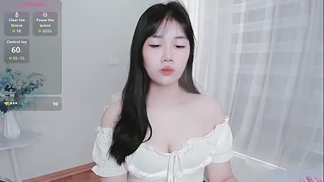 -Rose-Lucky- online show from October 5, 2025, 1:15 am