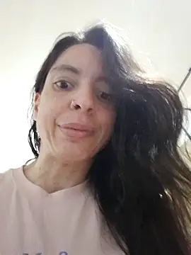 chicalunar24 online show from November 26, 2025, 4:02 am