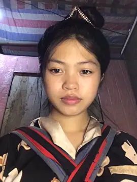 Thy00   online show from September 19, 2025, 7:32 am