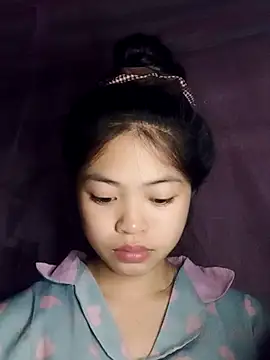 Thy00   online show from December 17, 2025, 3:07 pm