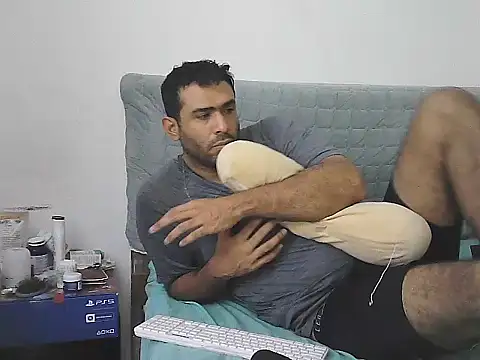 morenocabro10 online show from April 19, 2026, 9:06 pm