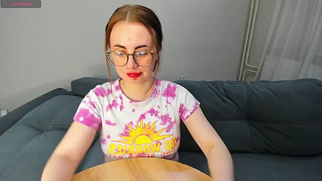 MewStella online show from April 12, 2026, 1:49 pm