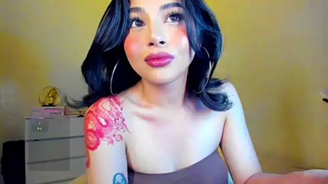 Snapshot of LauraLoove chatting on March 13, 2026, 3:57 am LauraLoove online show from March 13, 2026, 3:57 am