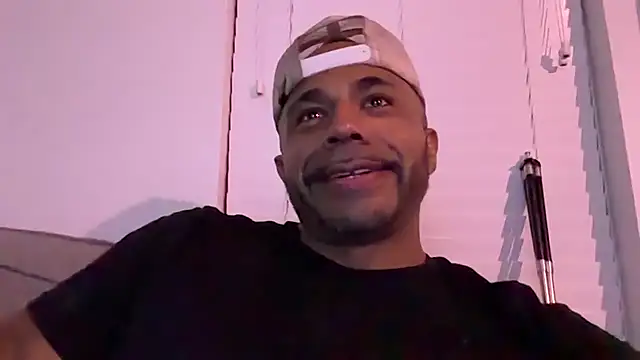 Snapshot of Rcarrasco15 chatting on June 3, 2026, 9:01 am Rcarrasco15 online show from June 3, 2026, 9:01 am