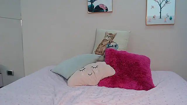 Snapshot of zooombee chatting on September 11, 2025, 10:10 pm zooombee online show from September 11, 2025, 10:10 pm