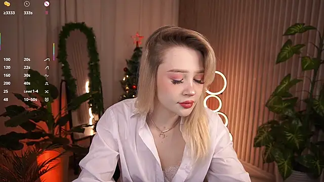 LauraWifeness online show from January 12, 2026, 5:56 am