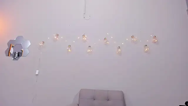 alianim online show from November 24, 2025, 7:41 am