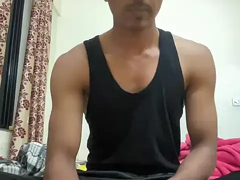 modelguyyy online show from November 16, 2025, 12:33 pm