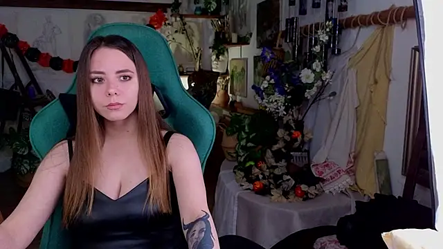 IvoryWood  online show from October 28, 2025, 4:31 pm