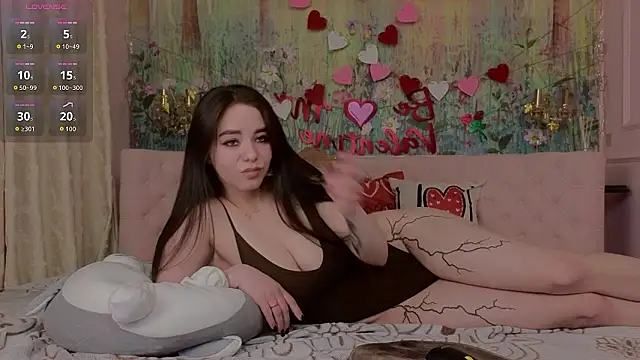 IvoryWood  online show from February 13, 2026, 6:15 pm