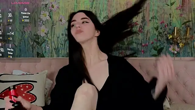 IvoryWood  online show from April 21, 2026, 7:39 pm