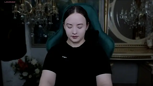 Snapshot of LaraBenson_ chatting on November 27, 2025, 10:39 am LaraBenson online show from November 27, 2025, 10:39 am