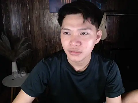 Helleron online show from November 25, 2025, 3:56 pm