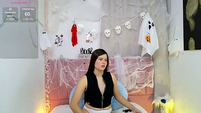 sukilove18 online show from October 20, 2025, 11:16 pm