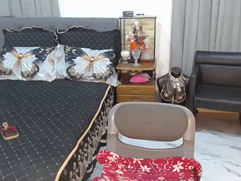 Lustfulcassy online show from April 3, 2026, 1:14 am