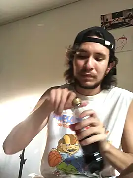 Luxx 14 online show from March 13, 2026, 9:54 pm