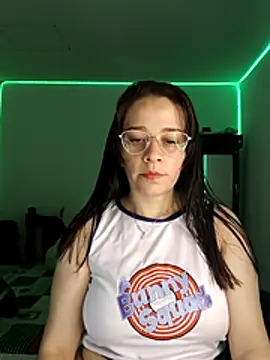 Isabella5 Brown  online show from January 15, 2026, 4:11 pm