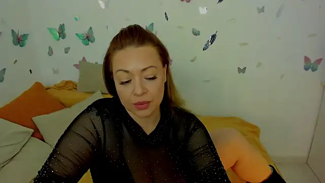 Snapshot of emmamaturre chatting on March 1, 2026, 9:44 am emmamaturre online show from March 1, 2026, 9:44 am