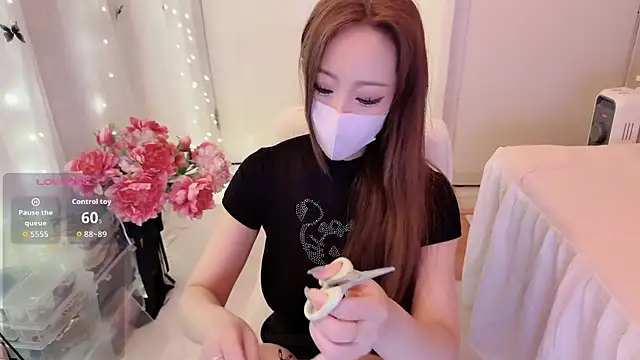 charlotte520 online show from April 7, 2026, 11:48 pm