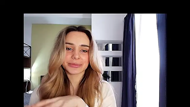 Chloe Ravens online show from December 18, 2025, 10:54 am