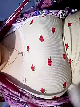 Hnonasix89 online show from April 4, 2026, 11:02 pm