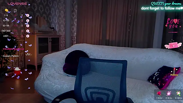 LiSinDoll online show from April 15, 2026, 3:35 am