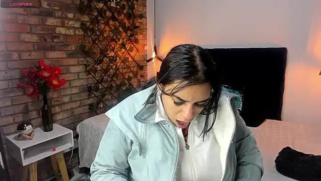 Snapshot of Lia_Blake_ chatting on February 24, 2026, 12:36 pm Lia Blake online show from February 24, 2026, 12:36 pm