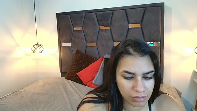 Lia Blake  online show from April 4, 2026, 12:02 pm