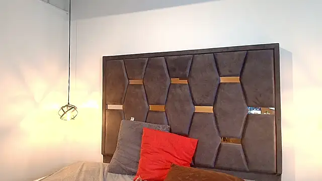 Lia Blake  online show from April 8, 2026, 11:48 pm