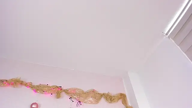 Snapshot of missweetpeach chatting on December 14, 2025, 7:29 pm missweetpeach online show from December 14, 2025, 7:29 pm