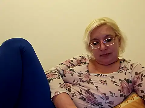 Snapshot of VikaKing chatting on September 16, 2025, 6:53 pm VikaKing online show from September 16, 2025, 6:53 pm