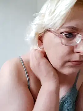 Snapshot of VikaKing chatting on September 17, 2025, 8:05 am VikaKing online show from September 17, 2025, 8:05 am