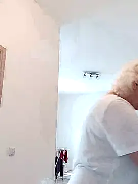 Snapshot of VikaKing chatting on October 14, 2025, 12:50 pm VikaKing online show from October 14, 2025, 12:50 pm