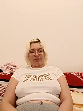 Snapshot of VikaKing chatting on November 7, 2025, 8:09 pm VikaKing online show from November 7, 2025, 8:09 pm