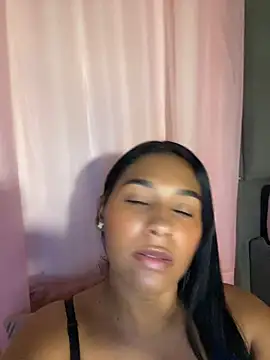 Snapshot of ericajohnson_ chatting on May 7, 2026, 9:42 pm ericajohnson online show from May 7, 2026, 9:42 pm