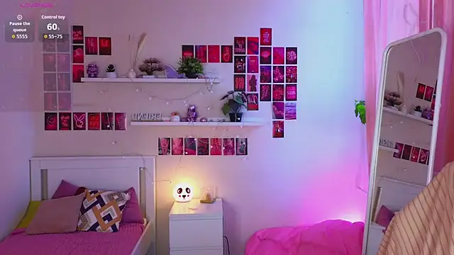 Queen Michelle  online show from September 14, 2025, 9:08 am