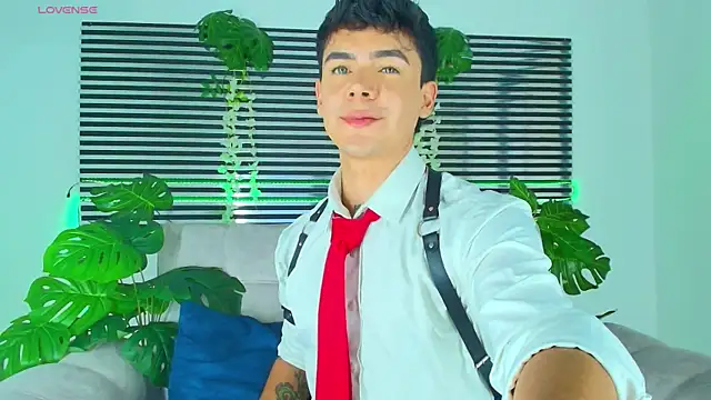 CamiiGuzmanX online show from April 11, 2026, 9:30 pm