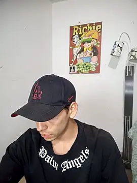 Thomasjons  online show from September 9, 2025, 1:38 am