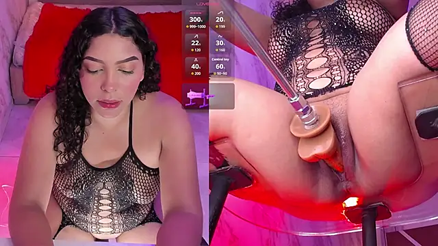 Snapshot of SugarandNibbles chatting on May 5, 2026, 9:01 pm SugarandNibbles online show from May 5, 2026, 9:01 pm