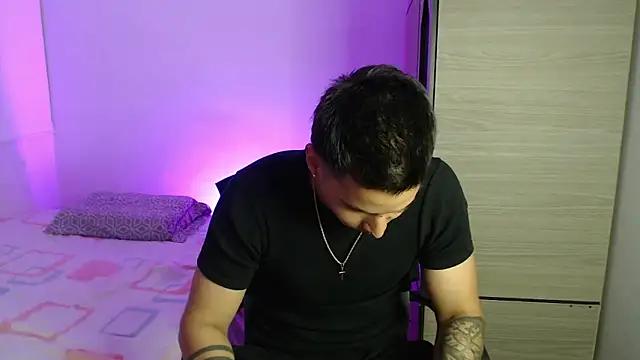 valentinosex1 online show from November 25, 2025, 9:26 pm