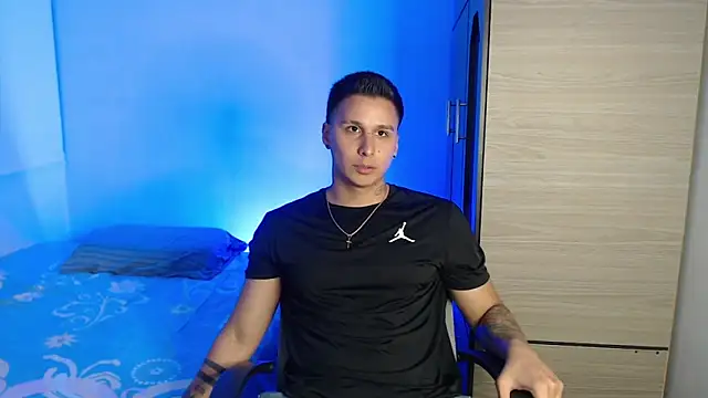 valentinosex1 online show from January 5, 2026, 10:57 pm