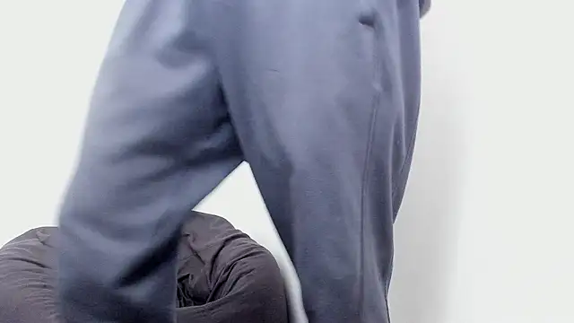 axel davis  online show from February 9, 2026, 2:43 pm