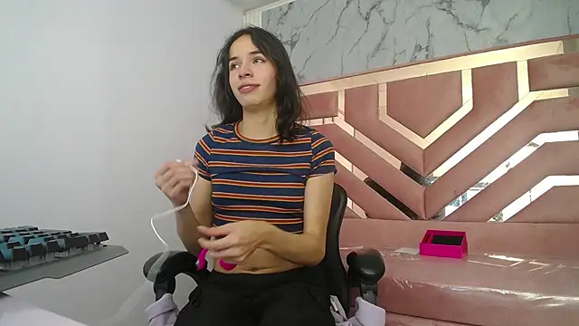 Mia swift ch online show from October 25, 2025, 3:25 am