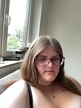 CurvyPaar2 online show from May 12, 2026, 3:09 pm