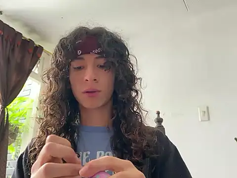 camille delrey online show from October 16, 2025, 4:41 pm