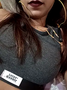 payalsharma95 online show from September 25, 2025, 5:16 pm