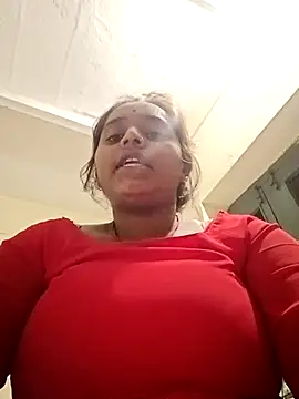 Snapshot of Hot_crety chatting on October 29, 2025, 3:25 pm Hot crety online show from October 29, 2025, 3:25 pm