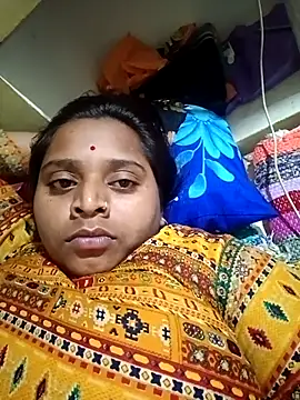 Snapshot of Hot_crety chatting on October 30, 2025, 5:35 pm Hot crety online show from October 30, 2025, 5:35 pm