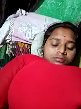 Hot crety online show from November 1, 2025, 5:48 pm